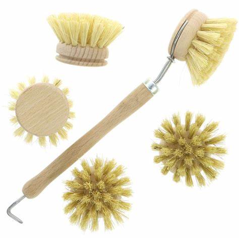 Wooden Washing Up Brush & 4 replacement heads
